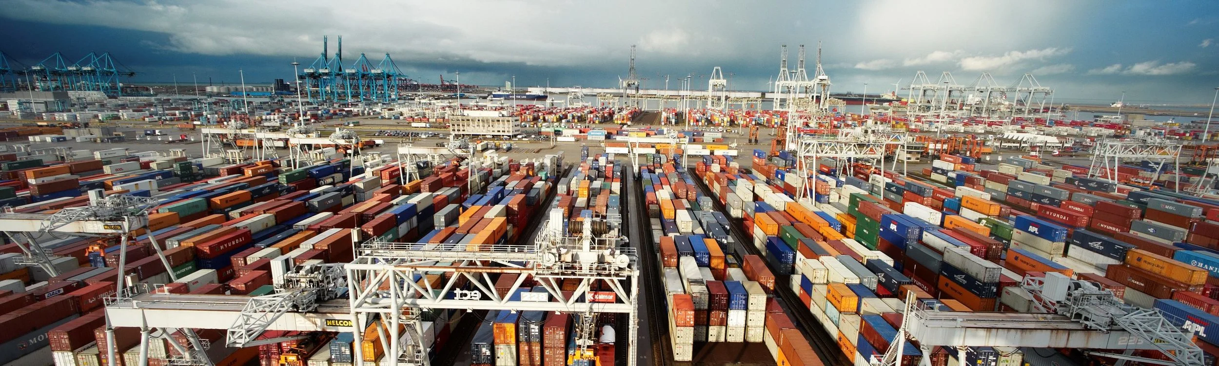 We are a specialists in international freight forwarding, customs brokerage and logistics services. We supply logistical support, combining transport solutions with alternatives that streamline the efficiency and effectiveness of your supply chain.