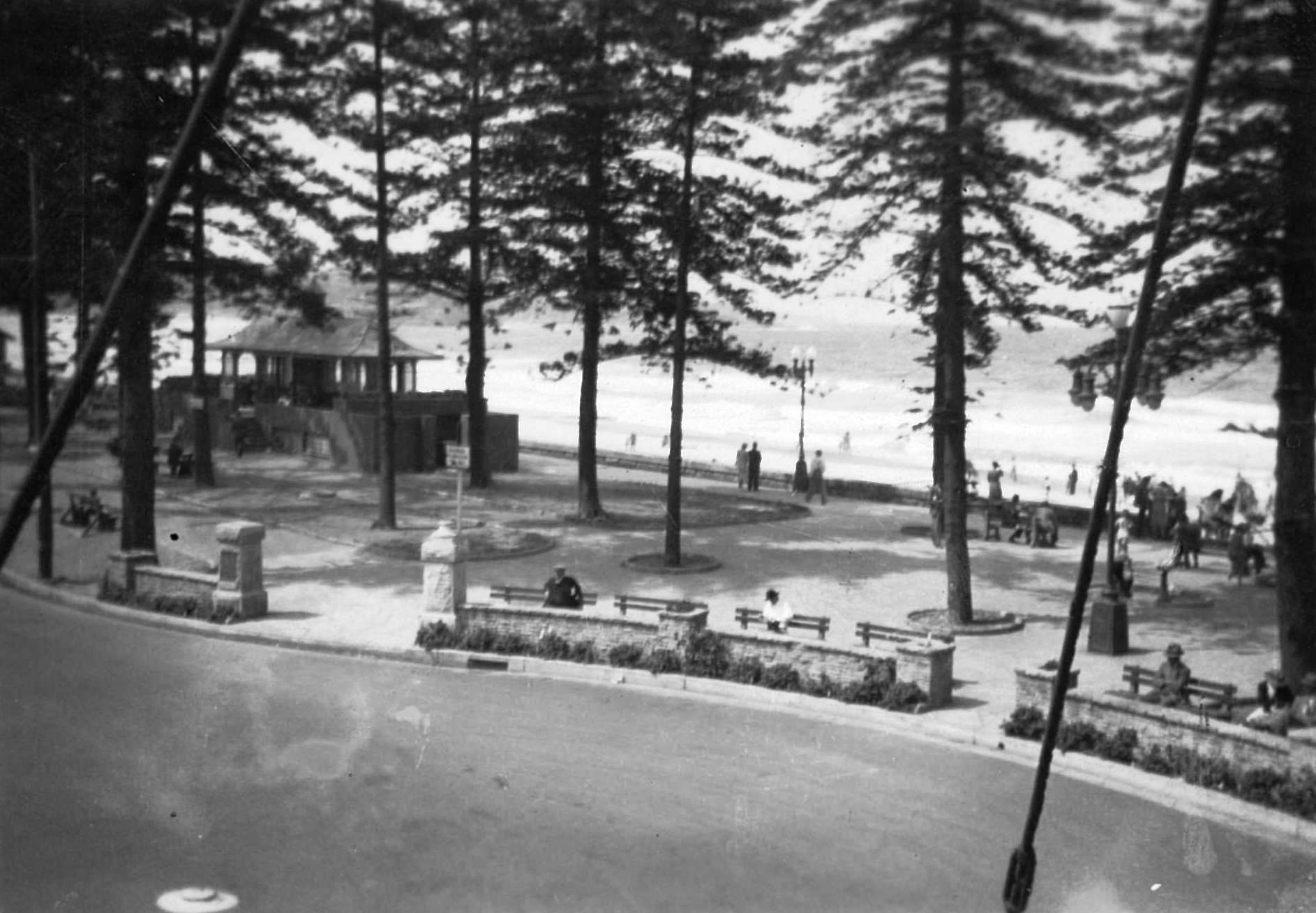 Steyne Reserve and toilet block c1940s.jpg