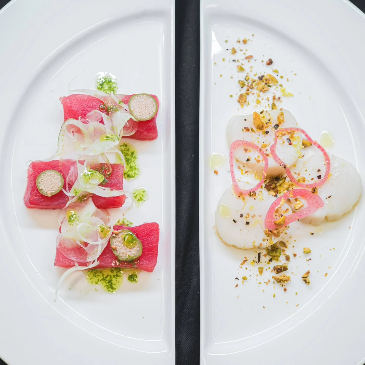 Keeping your first course fresh with a crudo duo: tuna with shaved fennel, caperberries, arugula oil &amp; scallop with pickled shallot, toasted pistachio, lemon EVOO.

📸: @thederekphoto 
🍽: @eventsourcerental