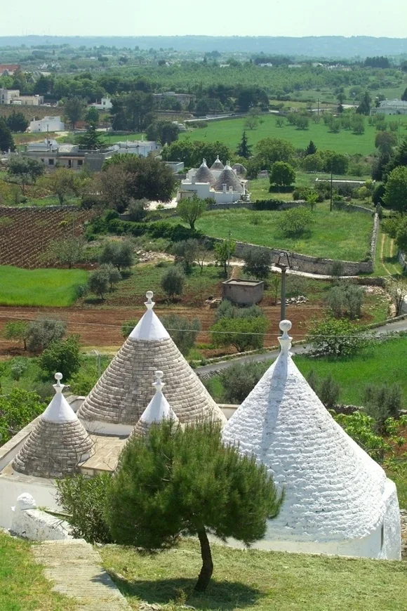 The Valle d’Itria with its magical trulli houses is where we’ll ride and explore!