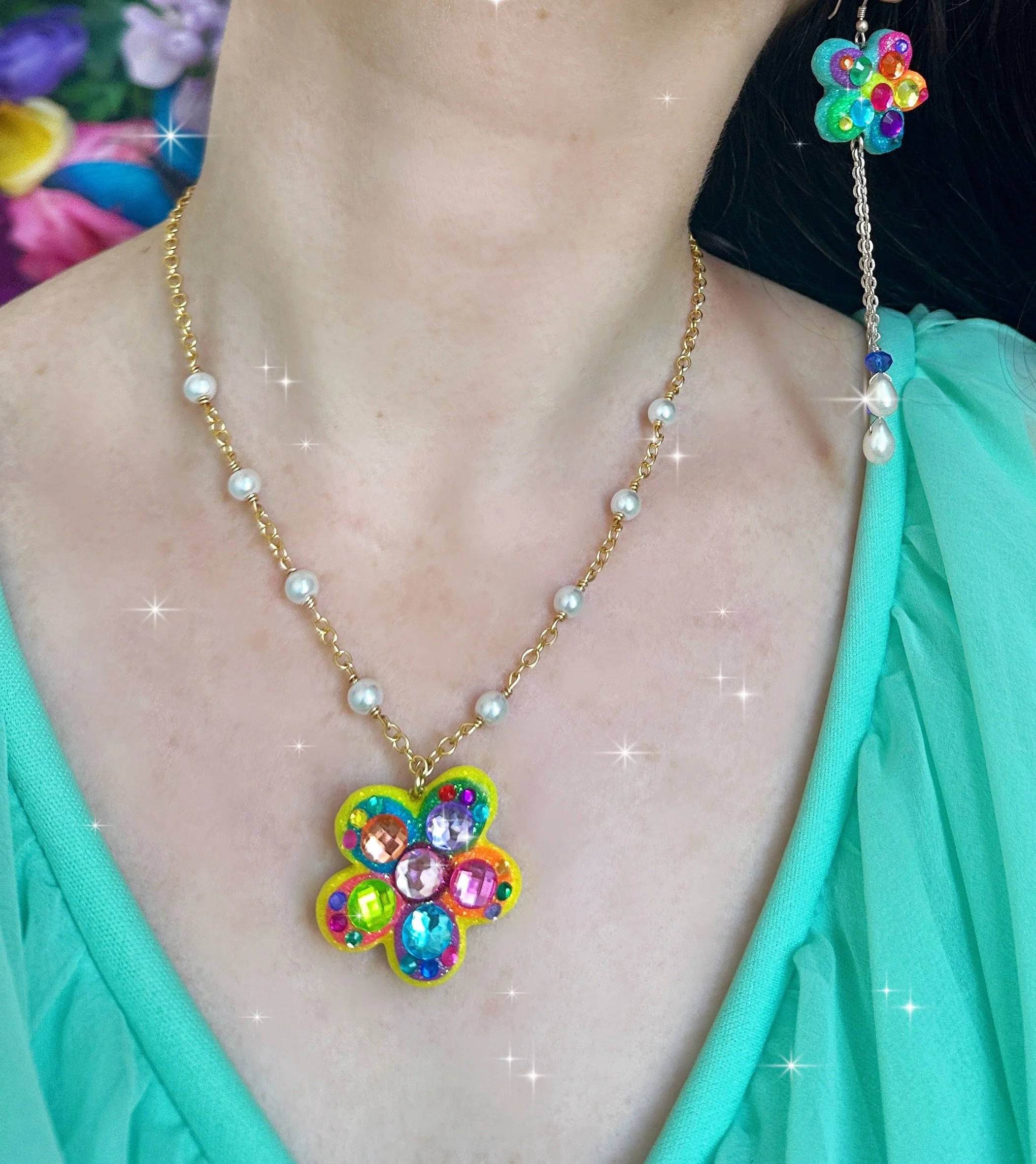 Daisy Flower Necklace On.jpeg