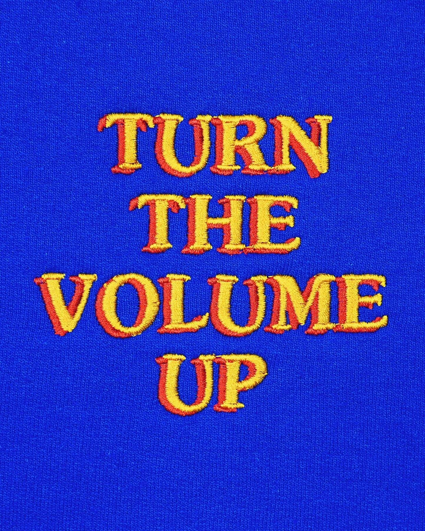 Damn it feels good to lib out again 😤

HOW ARE WE FEEELINGGGGG????? 🌊🌊🌊

MIDTERMS ARE IN 362 DAYS LETS KEEP THIS ENERGY UPPPPP and that means GETTING LOUDER 🔈🔉🔊

(All the embroidered pieces in this post are up on my shop and a portion of proce