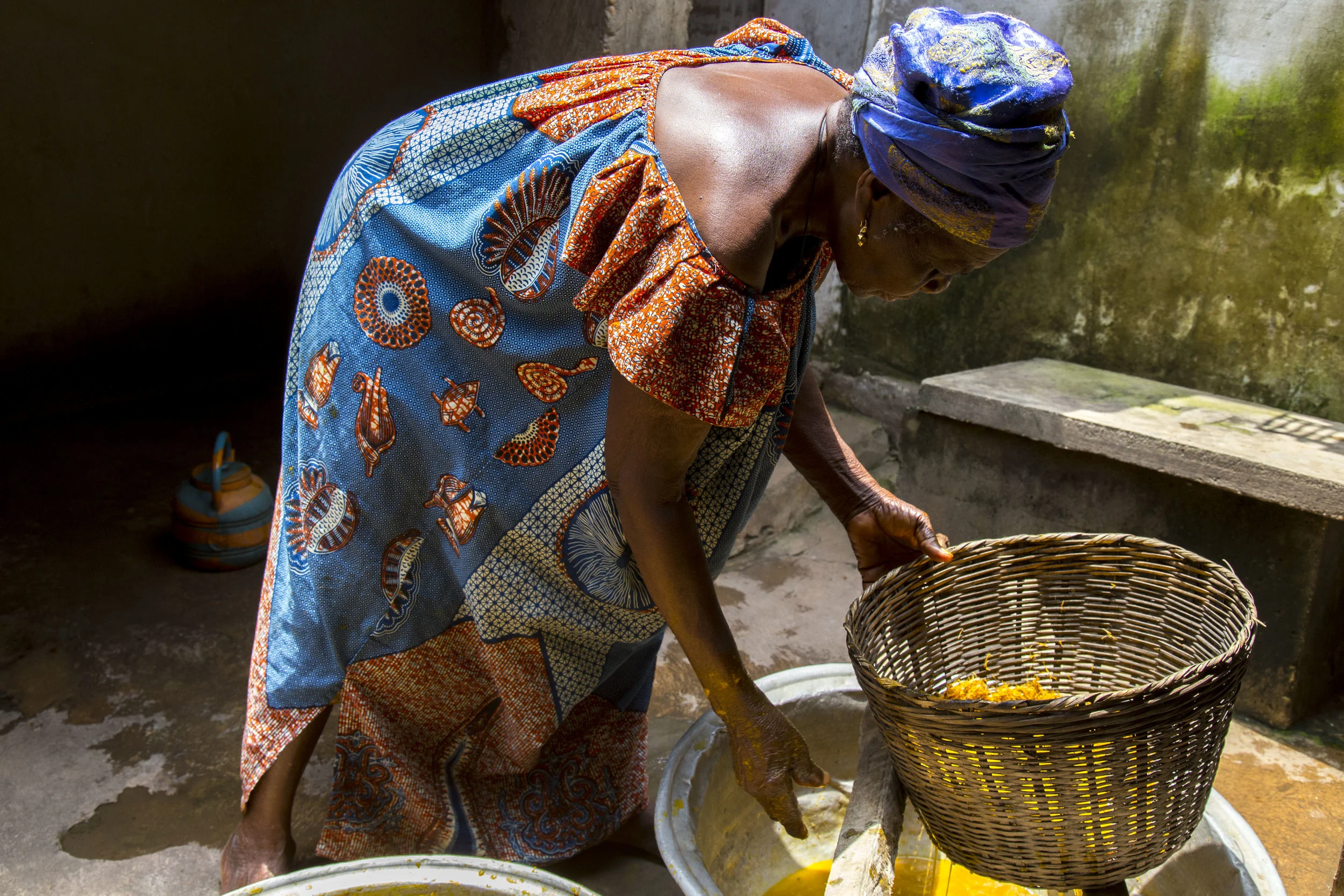 Making palm oil