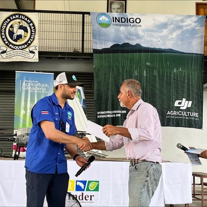 En el 3er Congreso Agropecuario Peninsular en Paquera, se ofreci&oacute; una charla sobre el uso de drones en la agricultura. Durante la intervenci&oacute;n, se presentaron casos de &eacute;xito que ilustraron su eficacia, y se destacaron las caracte