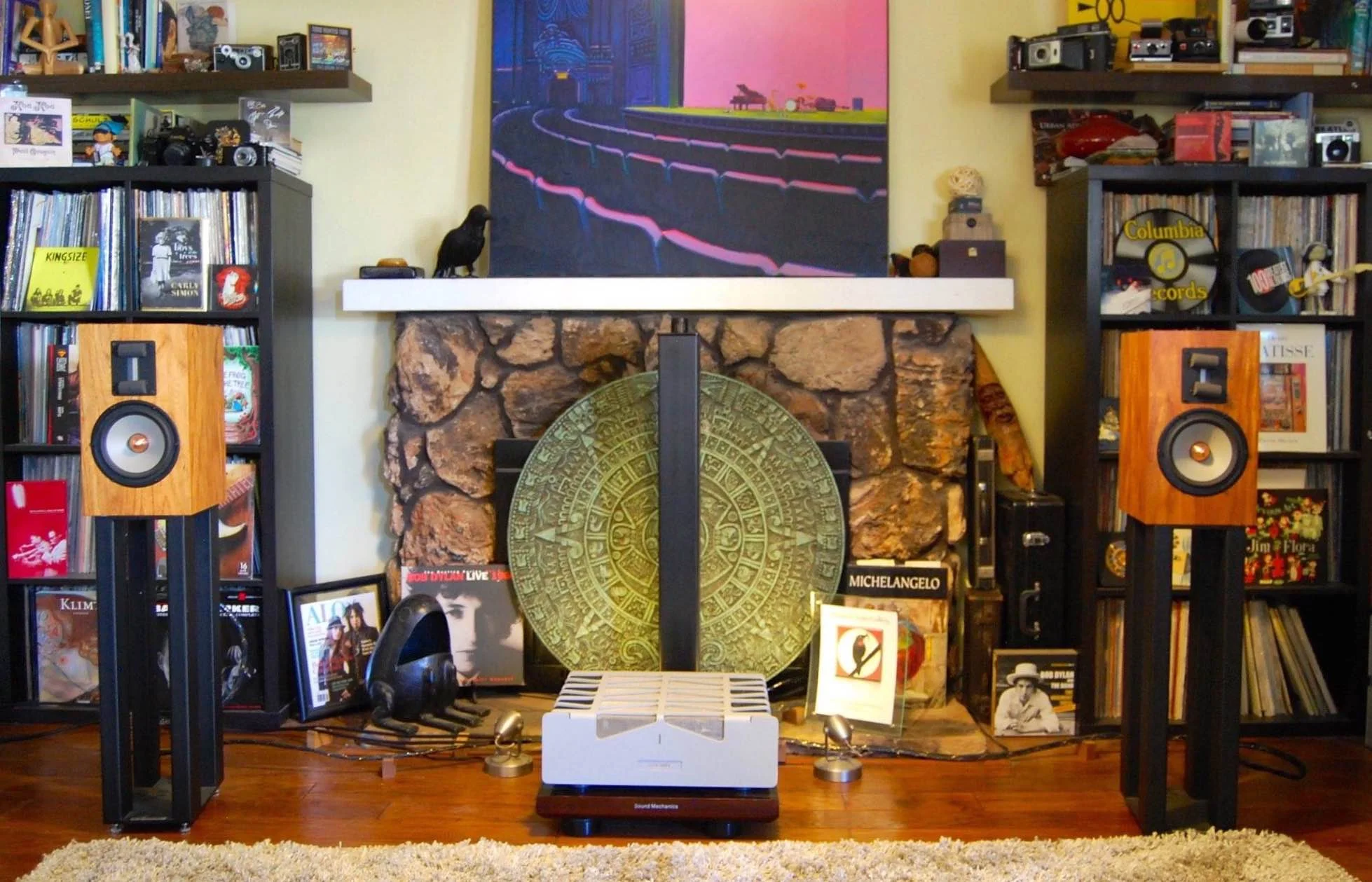 Image by Dan Muzquiz of 'Blackbird Audio Gallery', Santee, California USA.