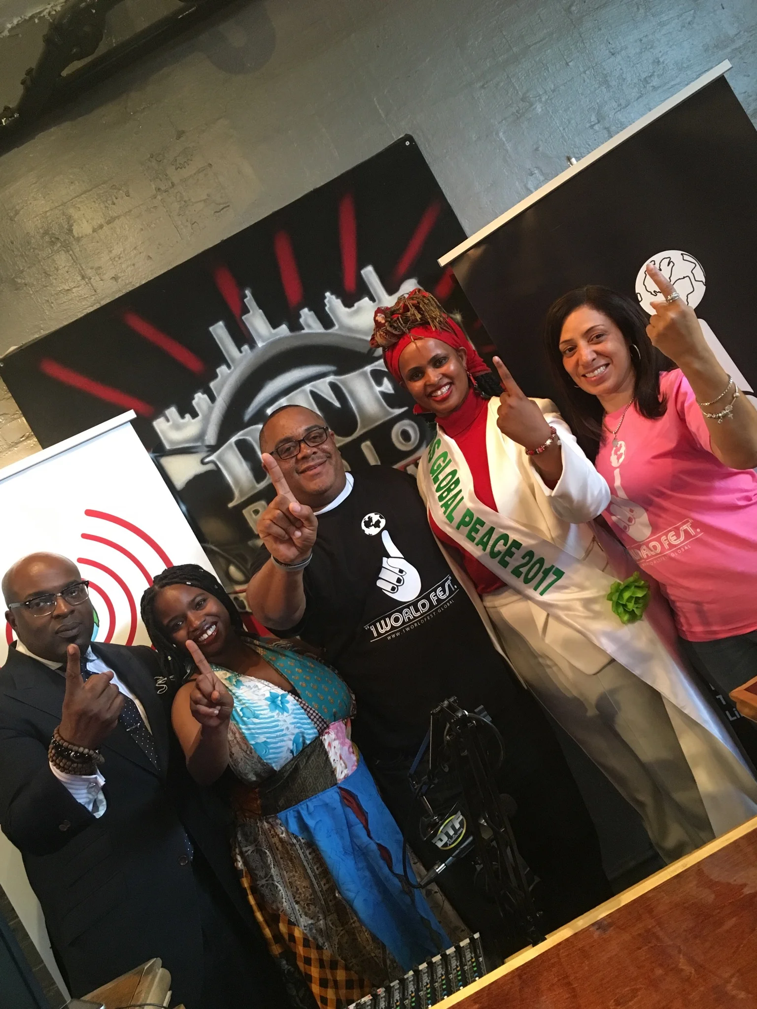 1wfg team with MC.jpg