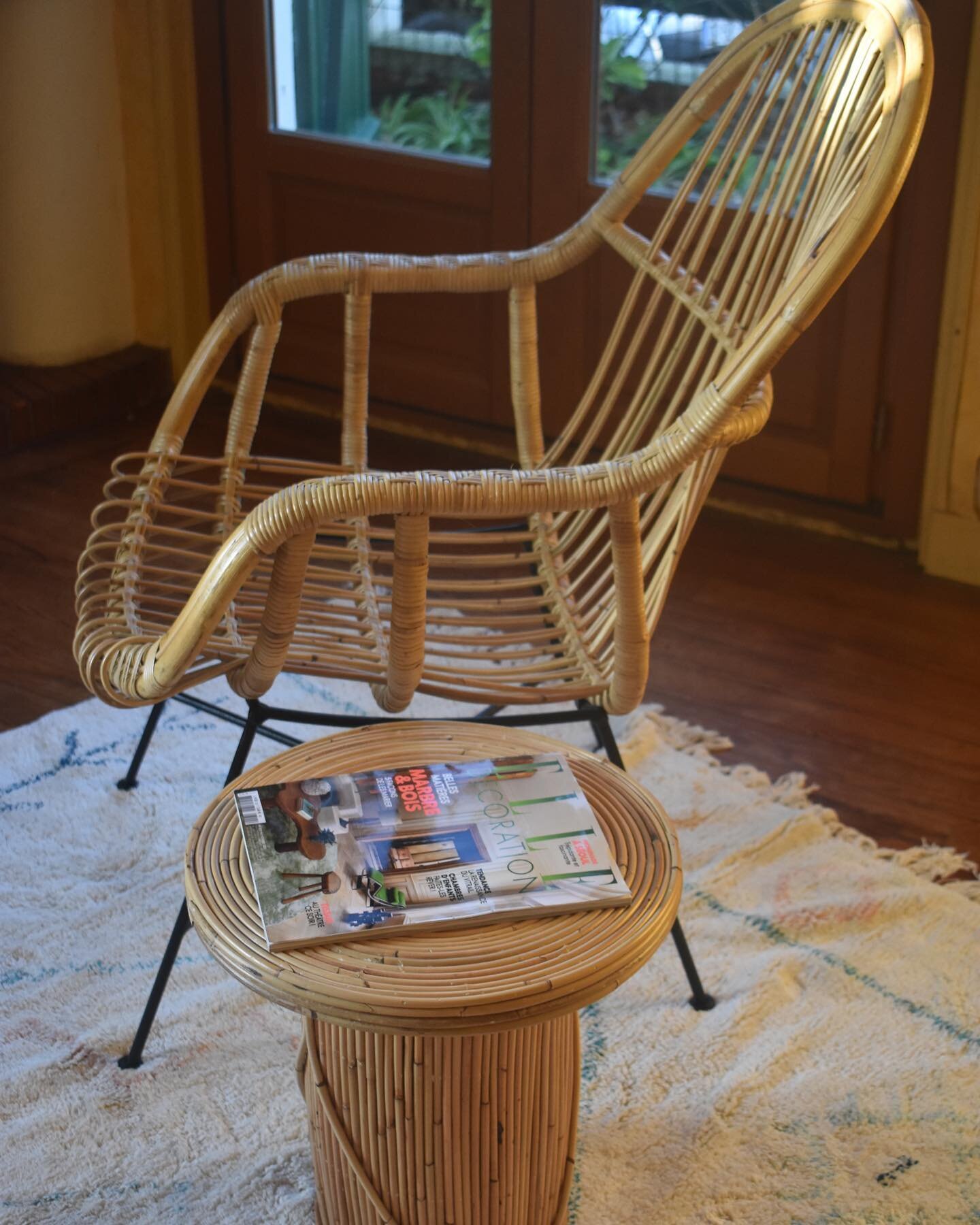 Bien au chaud. Mon planning: rien faire! 

Mais j&rsquo;ai des doutes que cela soit faisable avec deux enfants et un chien. 

Fauteuil Margaux et side table, je vous pr&eacute;pare une liste d&rsquo;id&eacute;es de cadeaux de no&euml;l de @metissemai