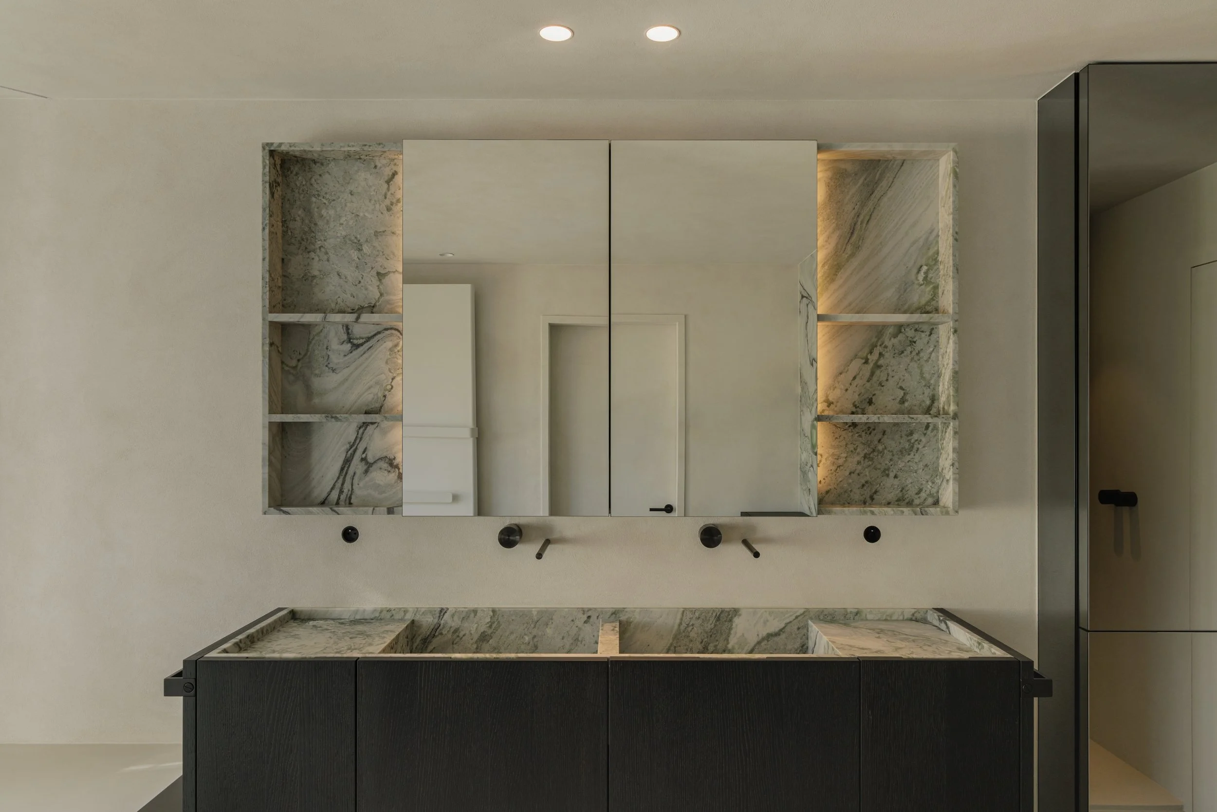 MaximiliaanLefevre_Badkamer_Brugge_HR_002_joachimderous.jpg