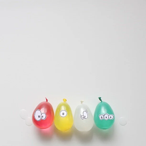 minimal-photography-funny-balloons-peechaya-burroughs-12.jpg