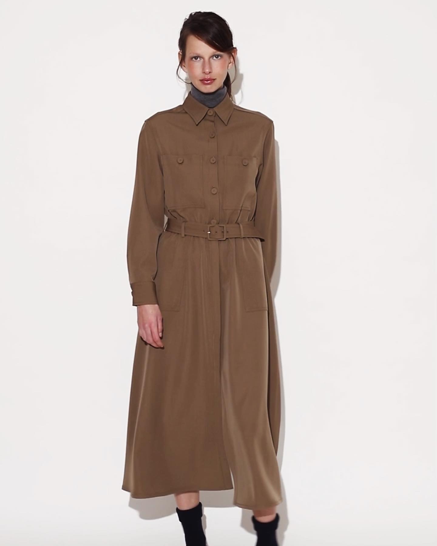 🍂 A cool wool dress mixed with details such as a good color, a polo, socks and a belt could make the dress live long 🍂 #autumninspiration #multibrandstorestockholm 🍂