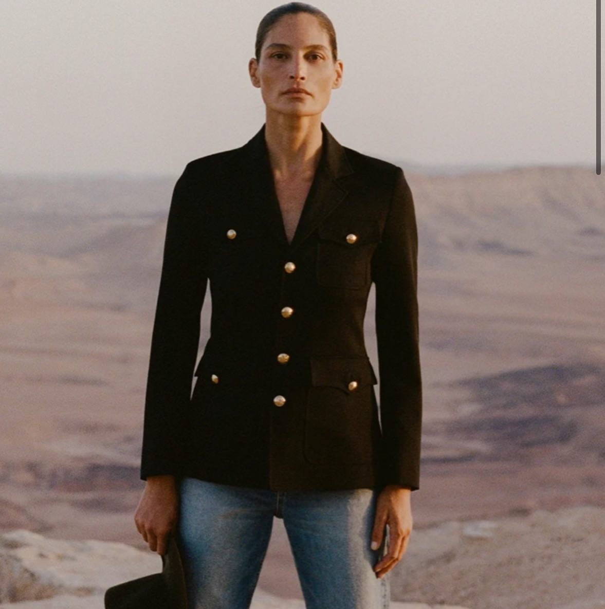 🌳 Iconic black jacket 🍃🍃 another new arrival 🍃 #instore #multibrandstorestockholm #autumninspiration 🌳