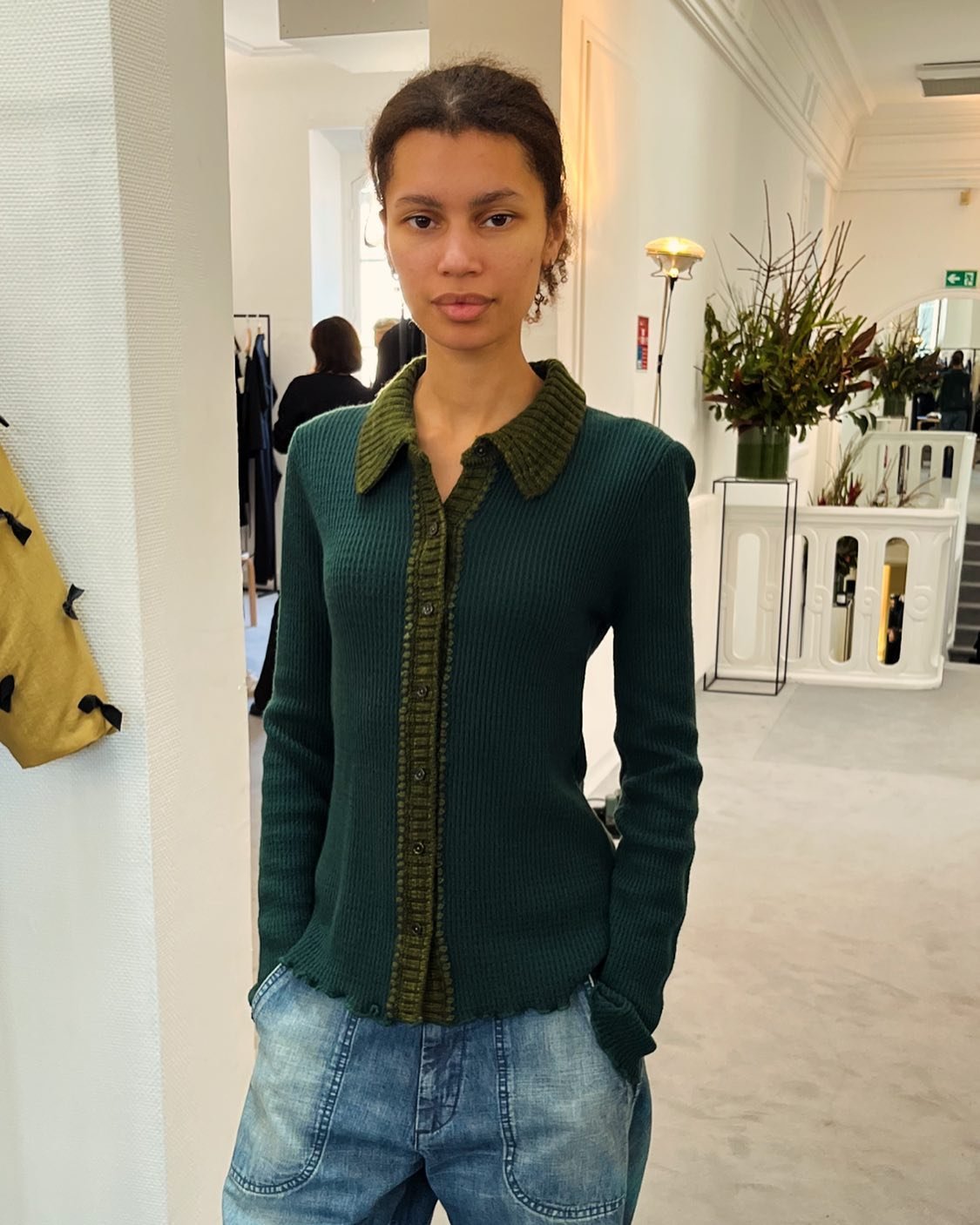 🍂🍃 We mix kool and feminine and you get this look 🍃🍂 #autumninspiration #multibrandstorestockholm 🍂