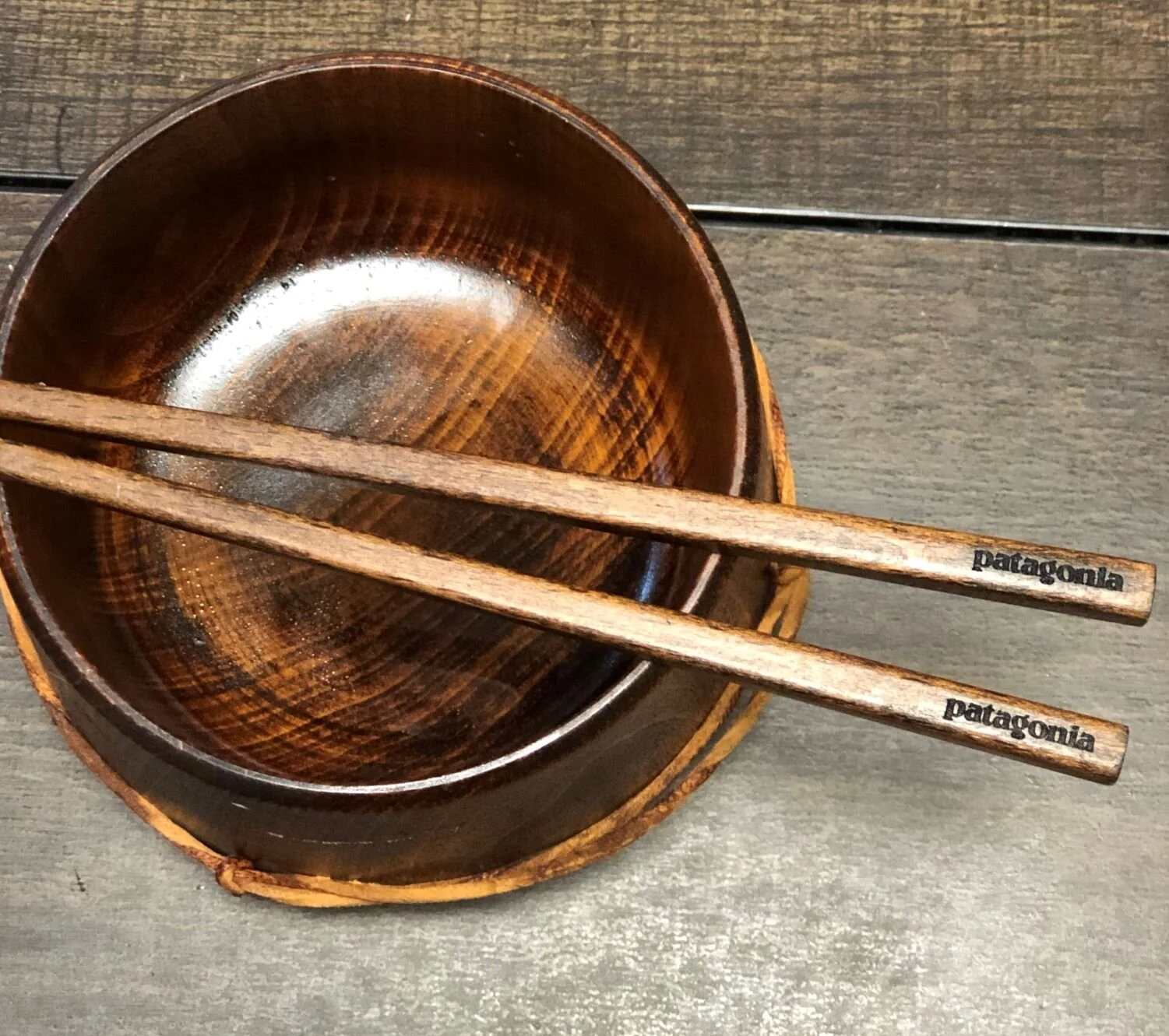 nodate mugと使い古したパタゴニアのお箸に摺漆したものも好評でした