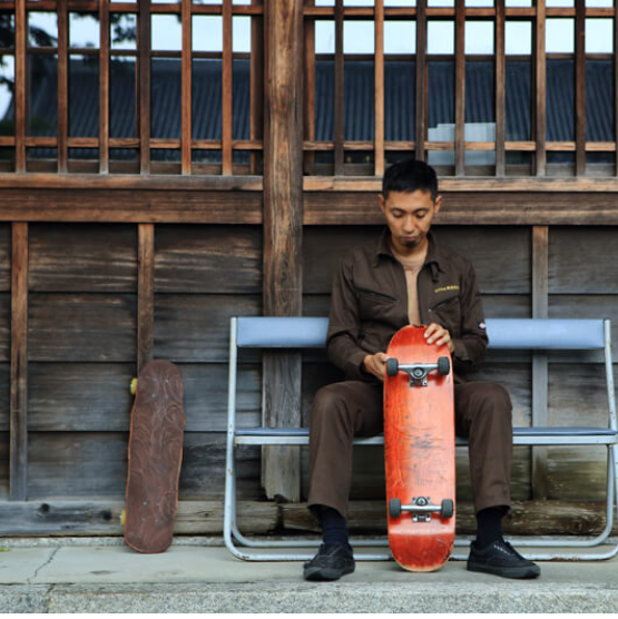 デッキテープもトラックも漆塗り！日常使いしたい日本のスケボー　取材頂きました。