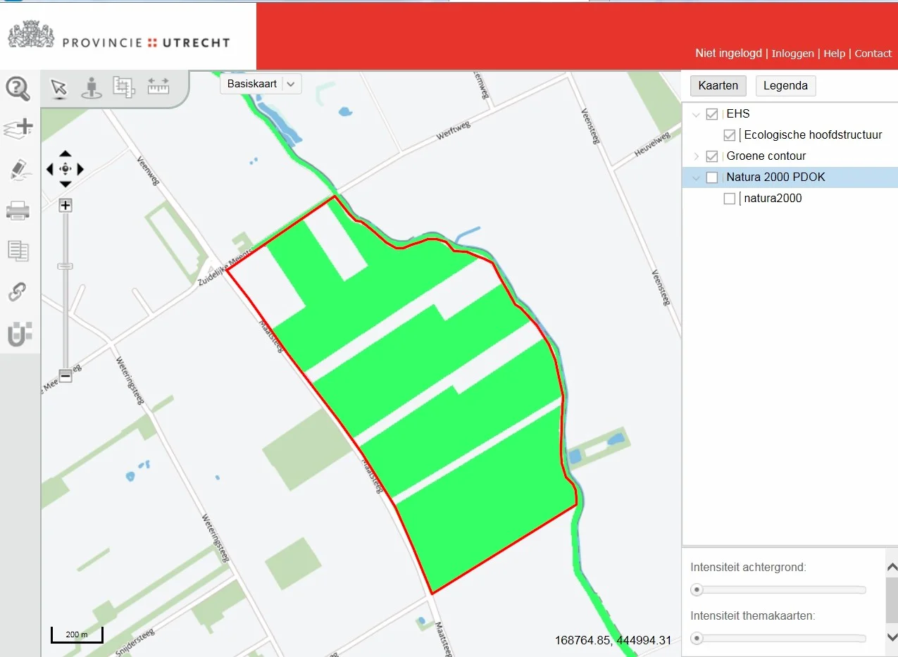 Kaart 2. Voor versterking van de natuur zou het hele gebied binnen de rode contour ondereel moeten worden van het natuurreservaat.