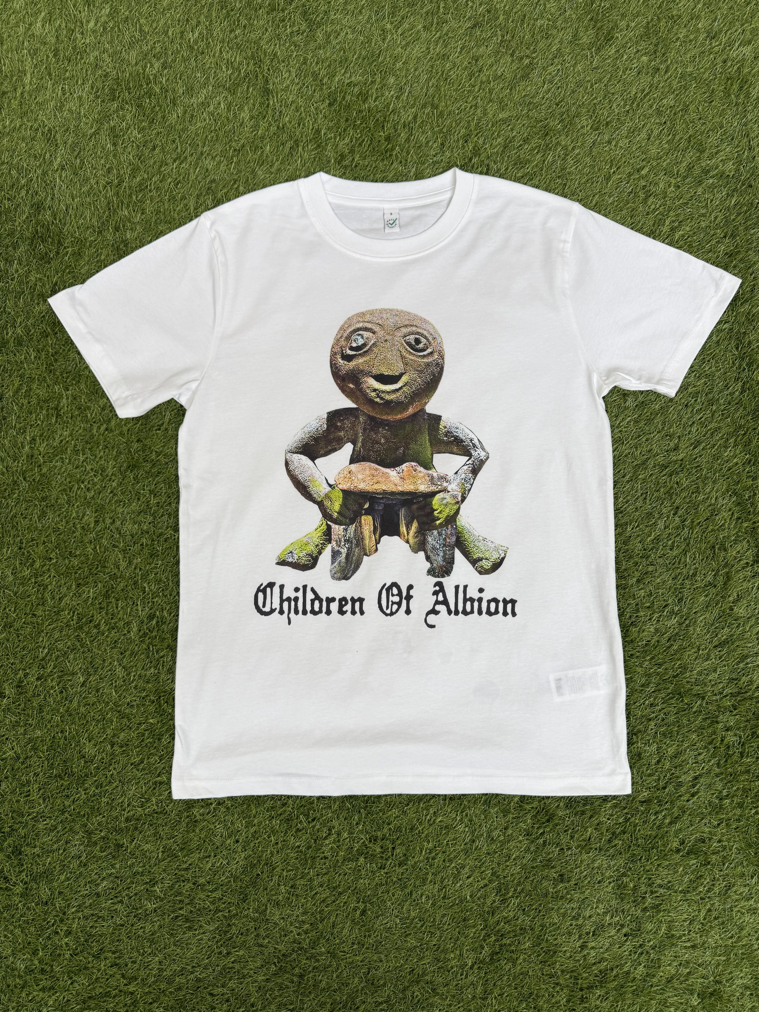 EARTH MOTHER, CHILDREN OF ALBION, WHITE UNISEX T-SHIRT
