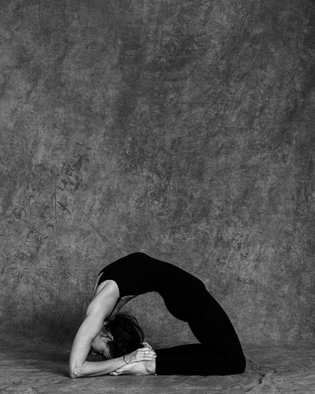 ~no one has ever become poor by giving ~ a.frank 
Monday IG live 13.00
Tuesday 10.30 @yoga_village_paris (must sign up via MINDBODY) 
Wednesday IG live 13.00
Thursday IG live 13.00
Friday IG live 13.00 
Saturday IG live 11.00 @wildandthemoon account 