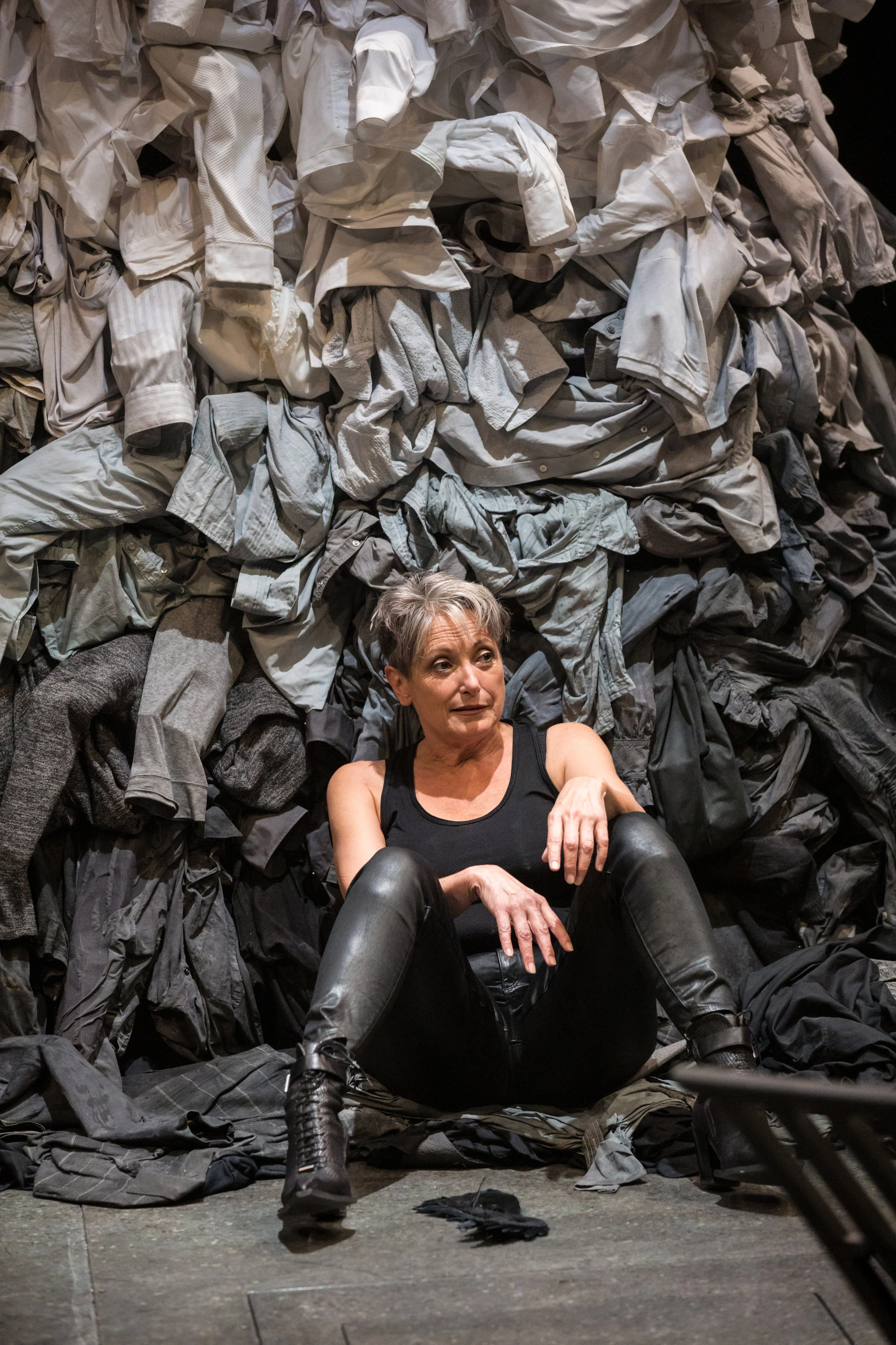 0111_Paradise Lost_On The Run.jpg