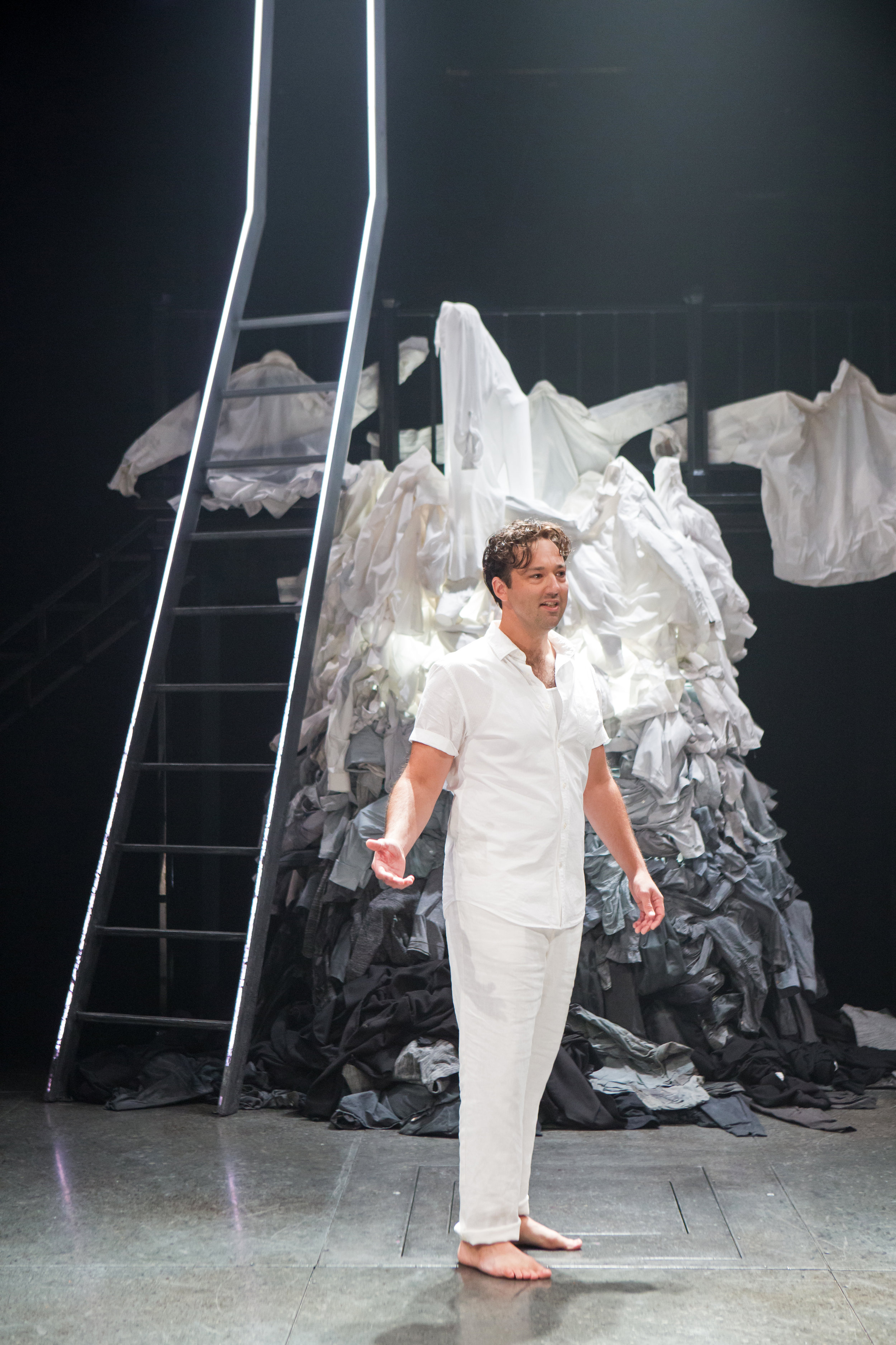 0131_Paradise Lost_On The Run.jpg