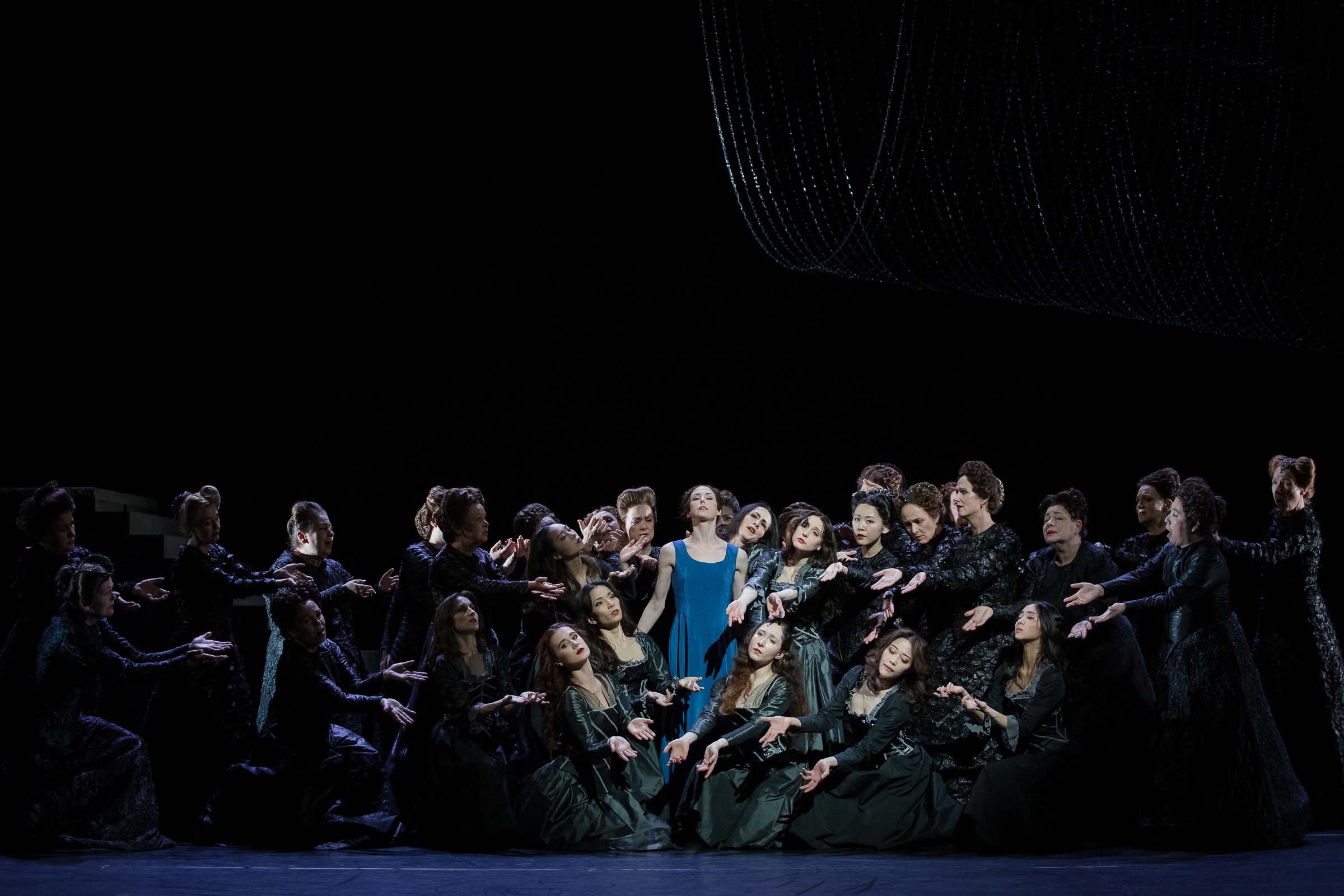 maria-stuart_bridget-breiner_staatsballett-karlsruhe_foto-yan-revazov_1d2a4123_643e9bba39bd97.10172145.jpeg