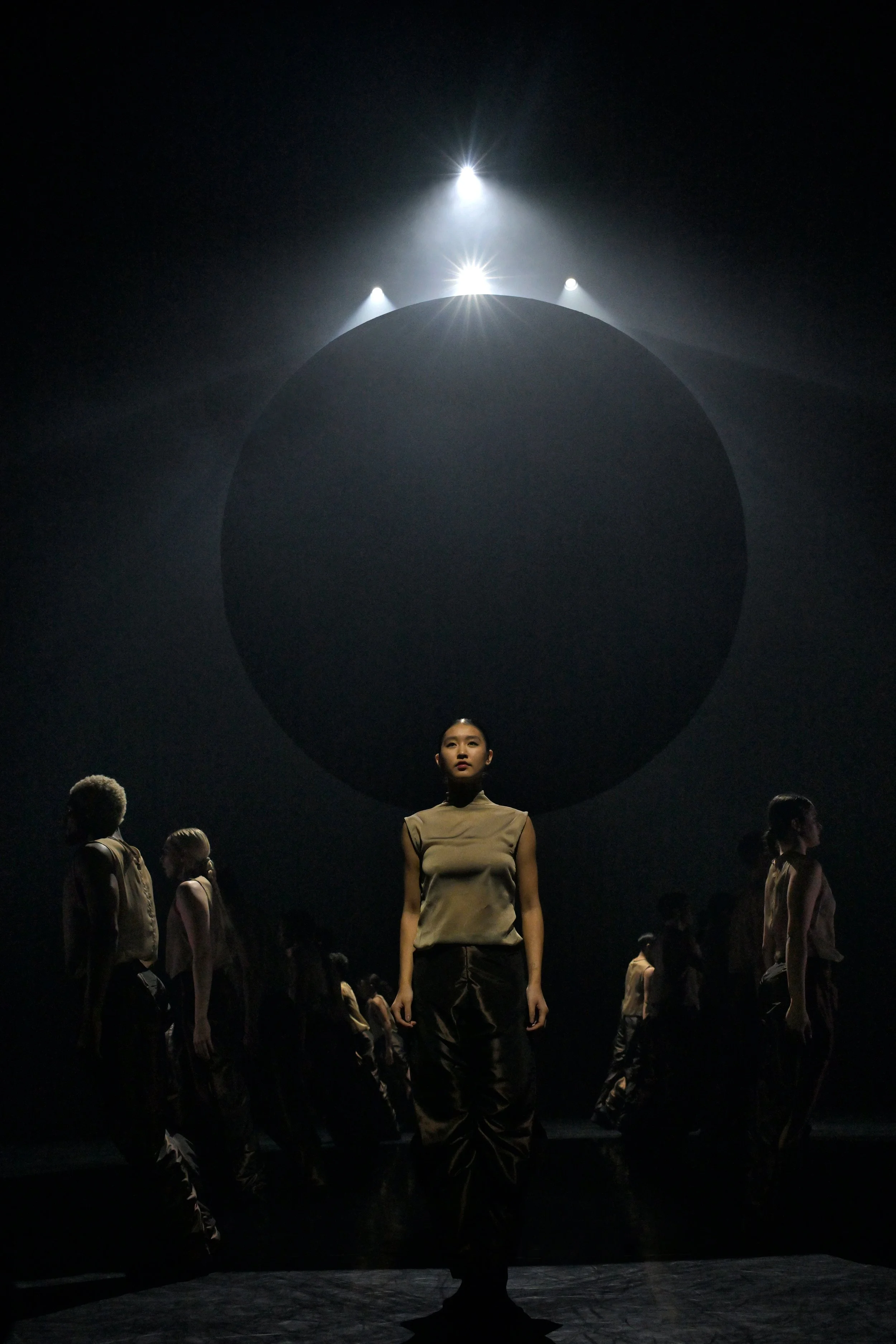 Ballet BC dancer Kiana Jung and artists of Ballet BC in CAELUM by Fernando Hernando Magadan. Photo by Michael Slobodian__30 (1).jpeg