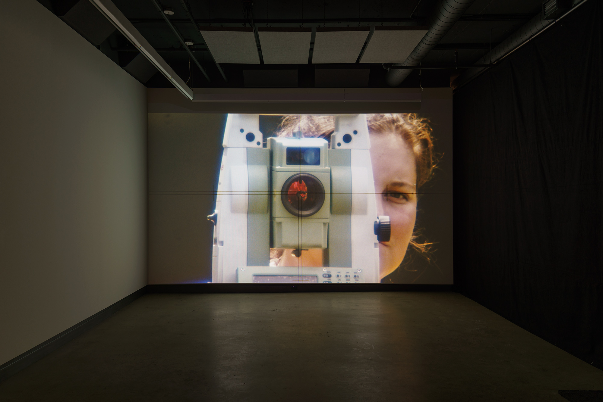 © David K. Ross, Théodolitique (2015). Exhibition view. Photo: Guy L’Heureux.