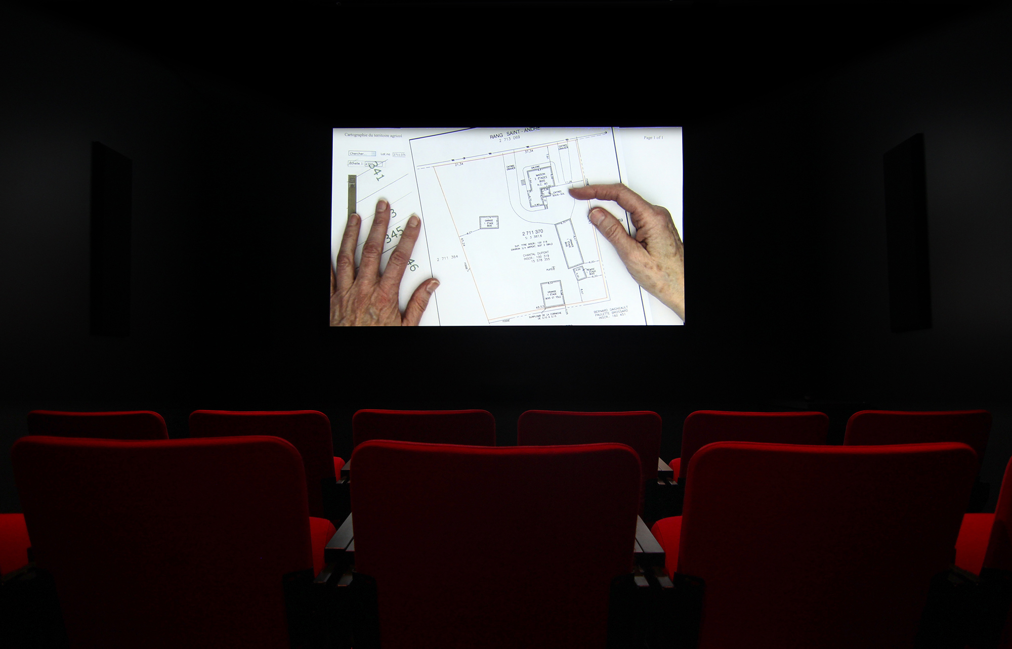 © Chantal duPont, La carte et le territoire (2015). Exhibition view. Photo: Veronica Mockler.