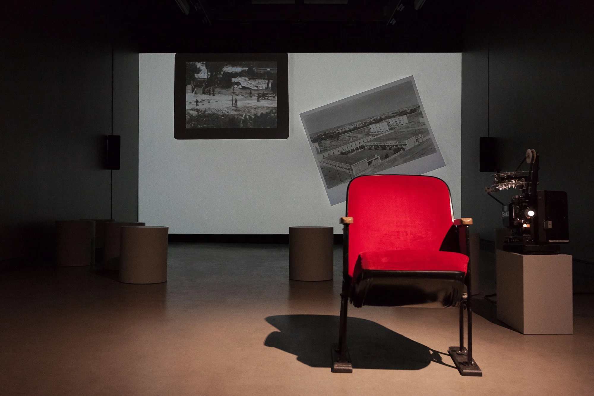 © Akram Zaatari, view of the exhibition Letter to a Refusing Pilot presented in the context of MOMENTA | Biennale de l'image ― What Does the Image Stand For? (Curator: Ami Barak). Courtesy of Sfeir-Semler Gallery (Hambourg, Beyrouth). Photo: Marilou Crispin.