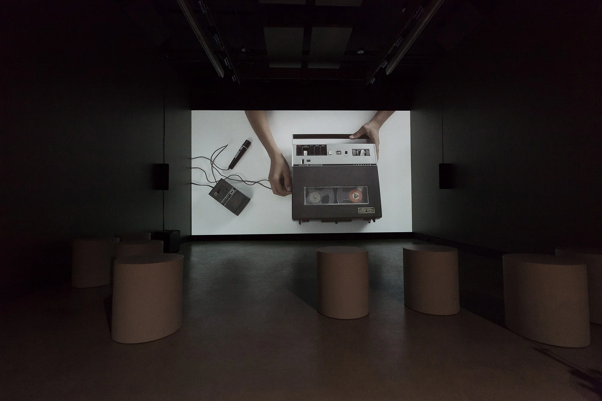 © Akram Zaatari, view of the exhibition Letter to a Refusing Pilot presented in the context of MOMENTA | Biennale de l'image ― What Does the Image Stand For? (Curator: Ami Barak). Courtesy of Sfeir-Semler Gallery (Hambourg, Beyrouth). Photo: Marilou Crispin.