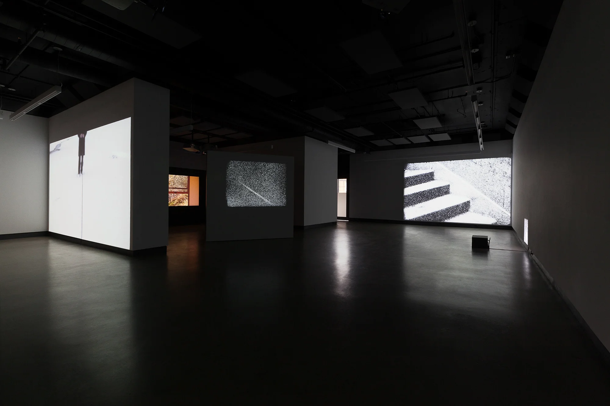 © Exhibition view, Ismaïl Bahri + James Benning + Ralitsa Doncheva + Miriam Sampaio (2018). Photo: Marilou Crispin.