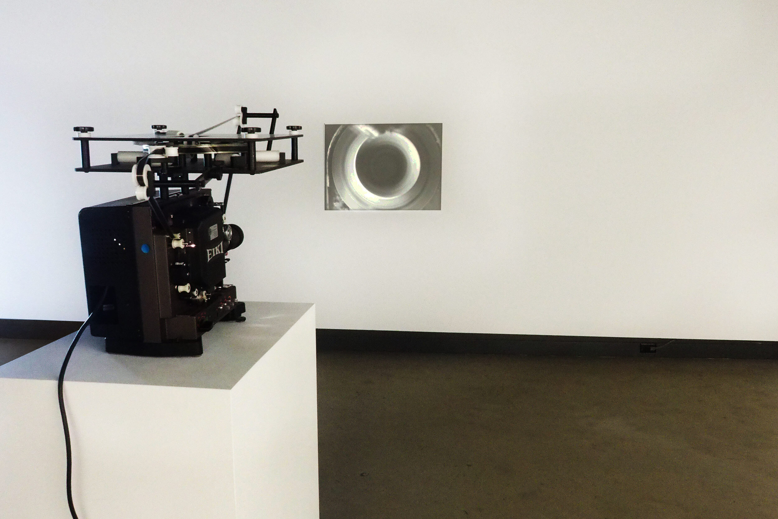  © Lorna Bauer and Jon Knowles, installation view of the exhibition  Rotations , Dazibao, 2014. Photo: Dazibao. 