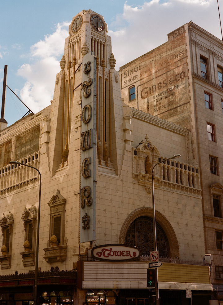 FALLING THEATER, PHOTO: LAUREN DUKOFF
