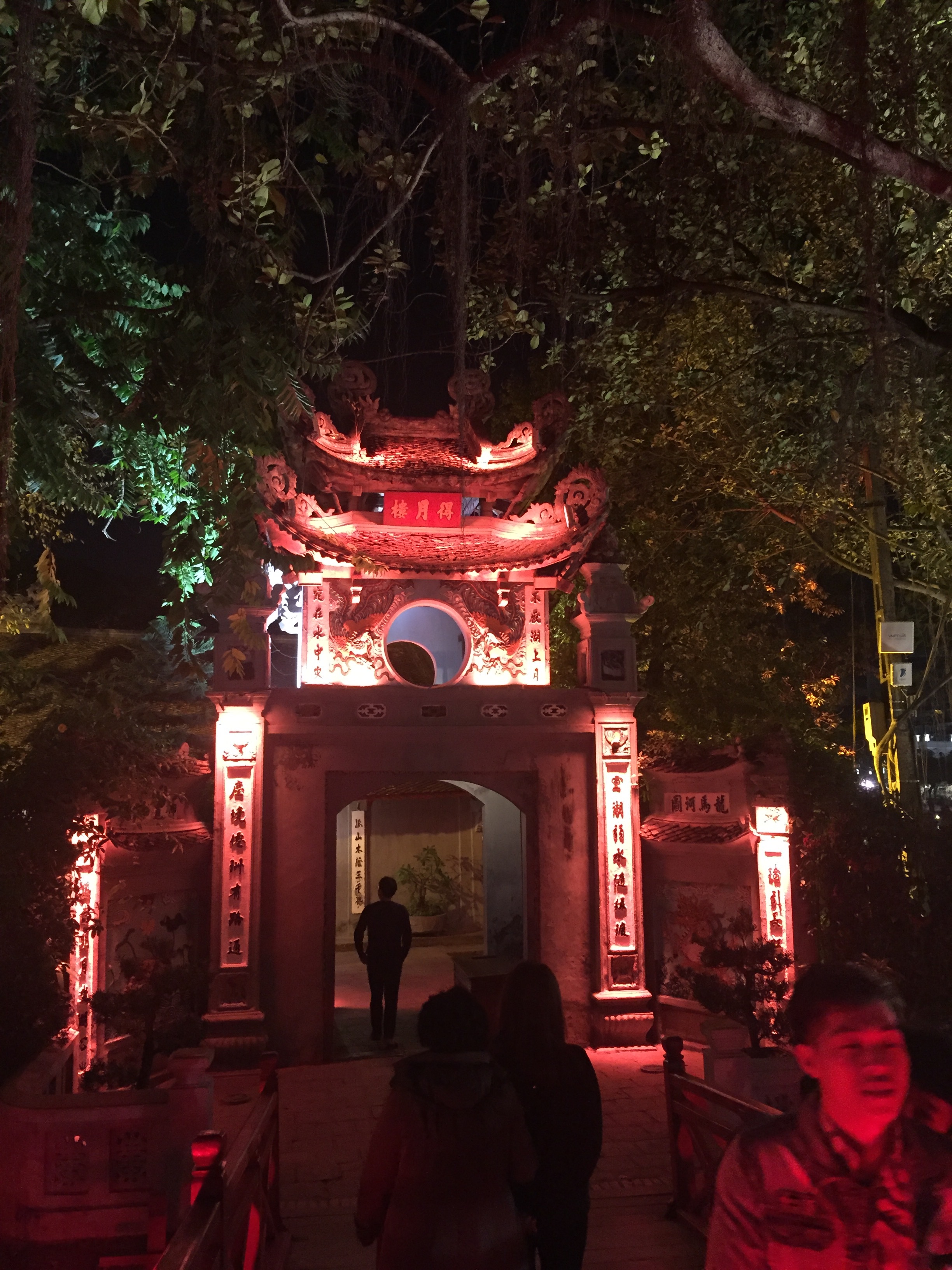 The newlywed gateway to an island on Hoàn Kiếm Lake.