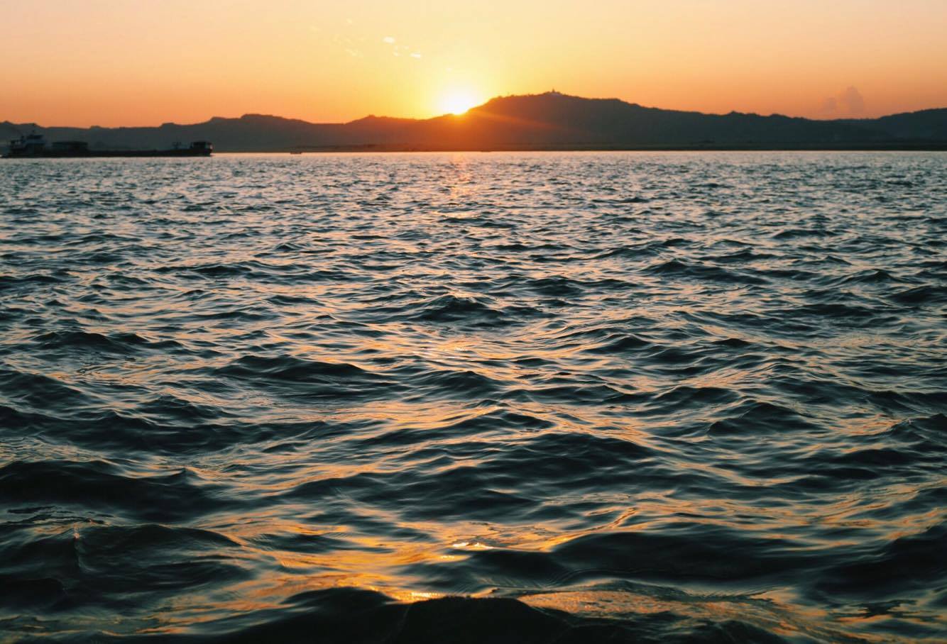 Sun sets over the Irrawady on our Bagan river cruise. (p/c Sarah Hoffman)