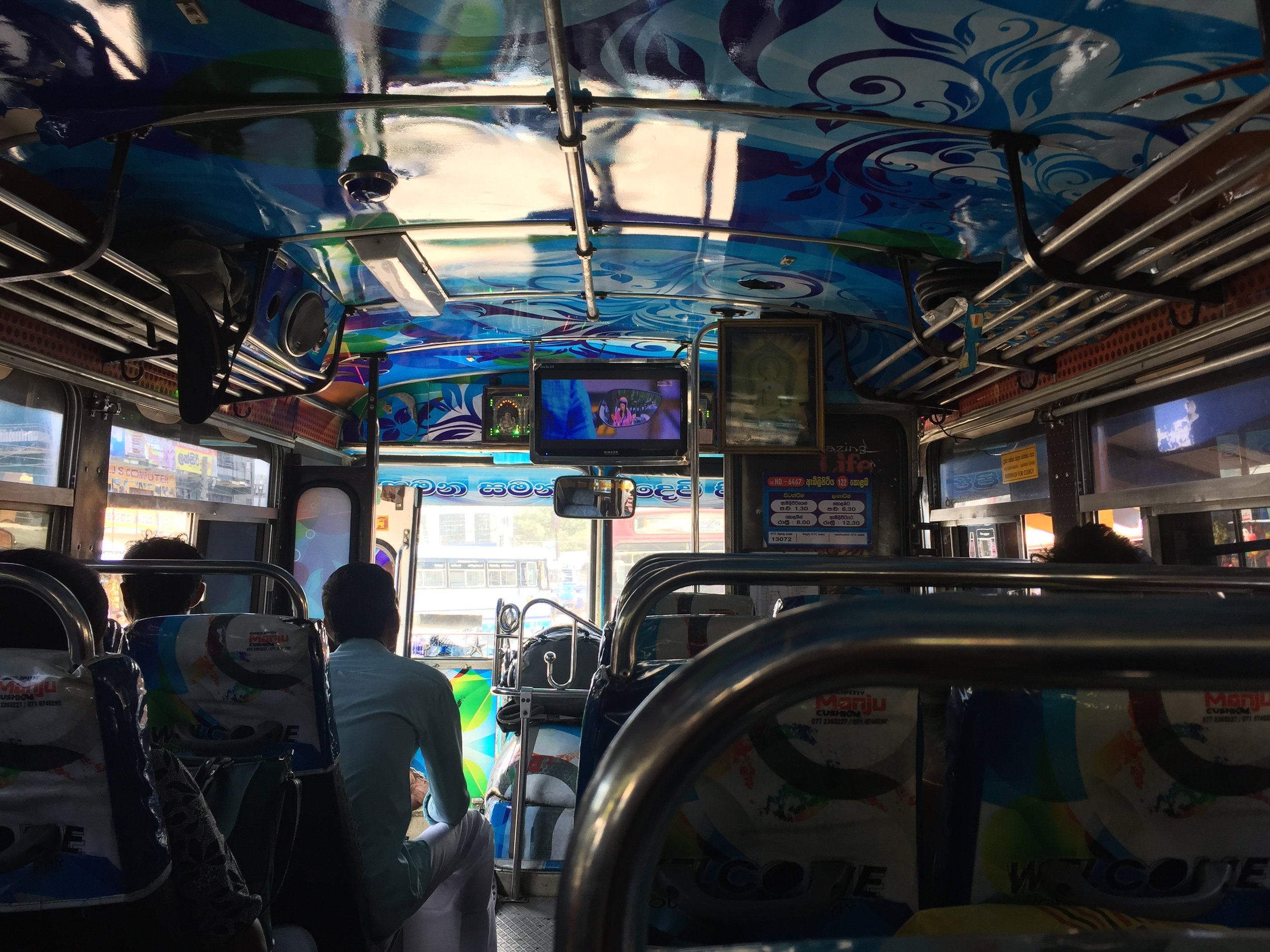My continued love affair with Sri Lankan buses.