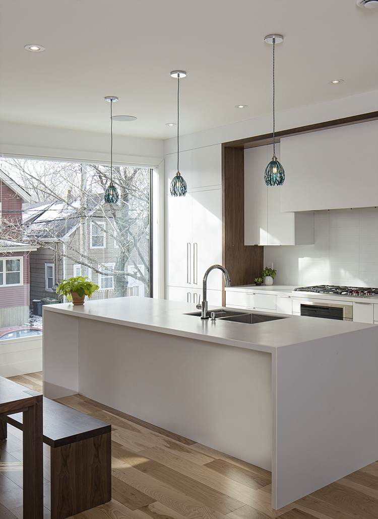 Luxi Studioworks_Lomhara Pendant Small_in situ.jpg