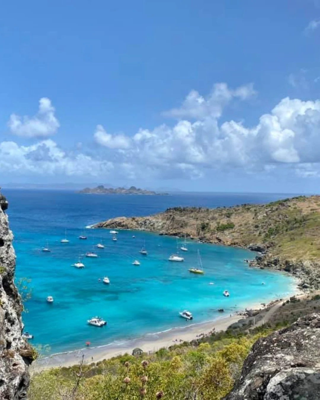 Would you rather spend your days sipping cocktails in the chic ambiance of R&eacute;my Bar at Eden Rock&hellip; or unwinding on the serene shores of Colombier Beach, one of Saint Barth's most beautiful hidden gems?

If you are dreaming of a winter es