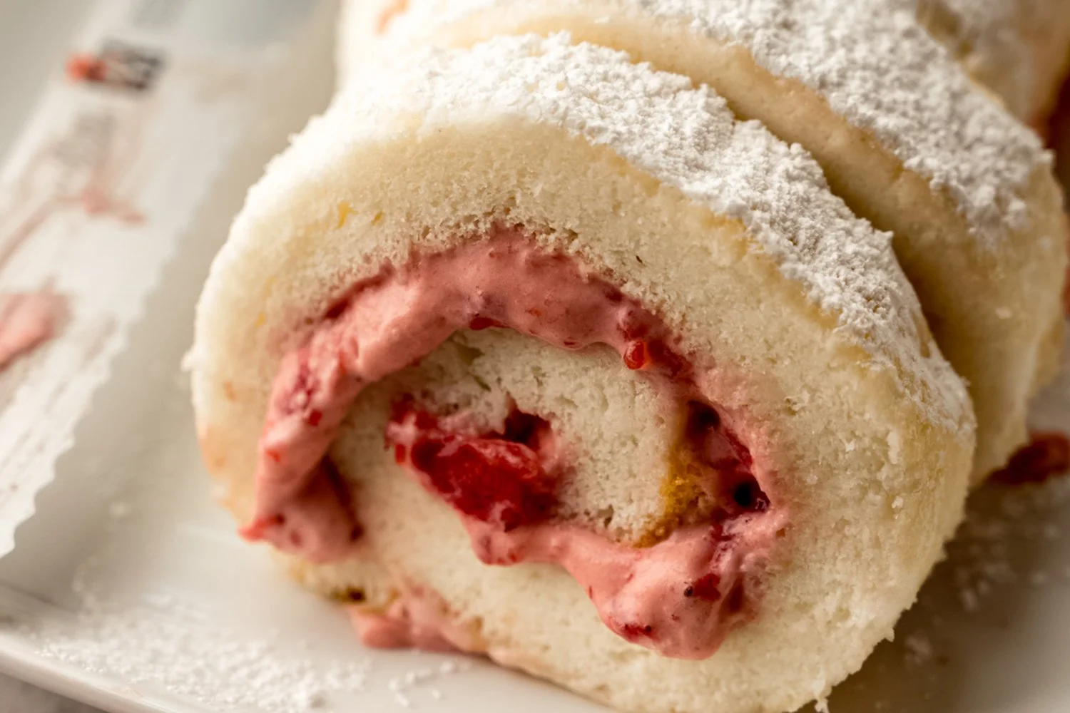 strawberry swiss roll-06.jpg