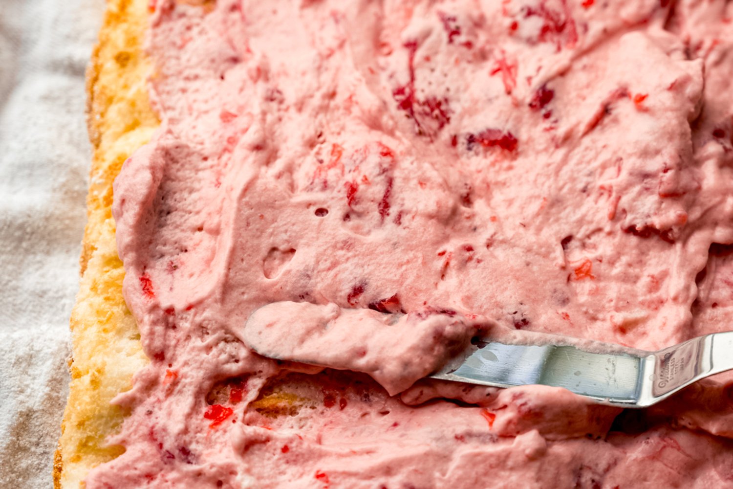 strawberry swiss roll-10.jpg