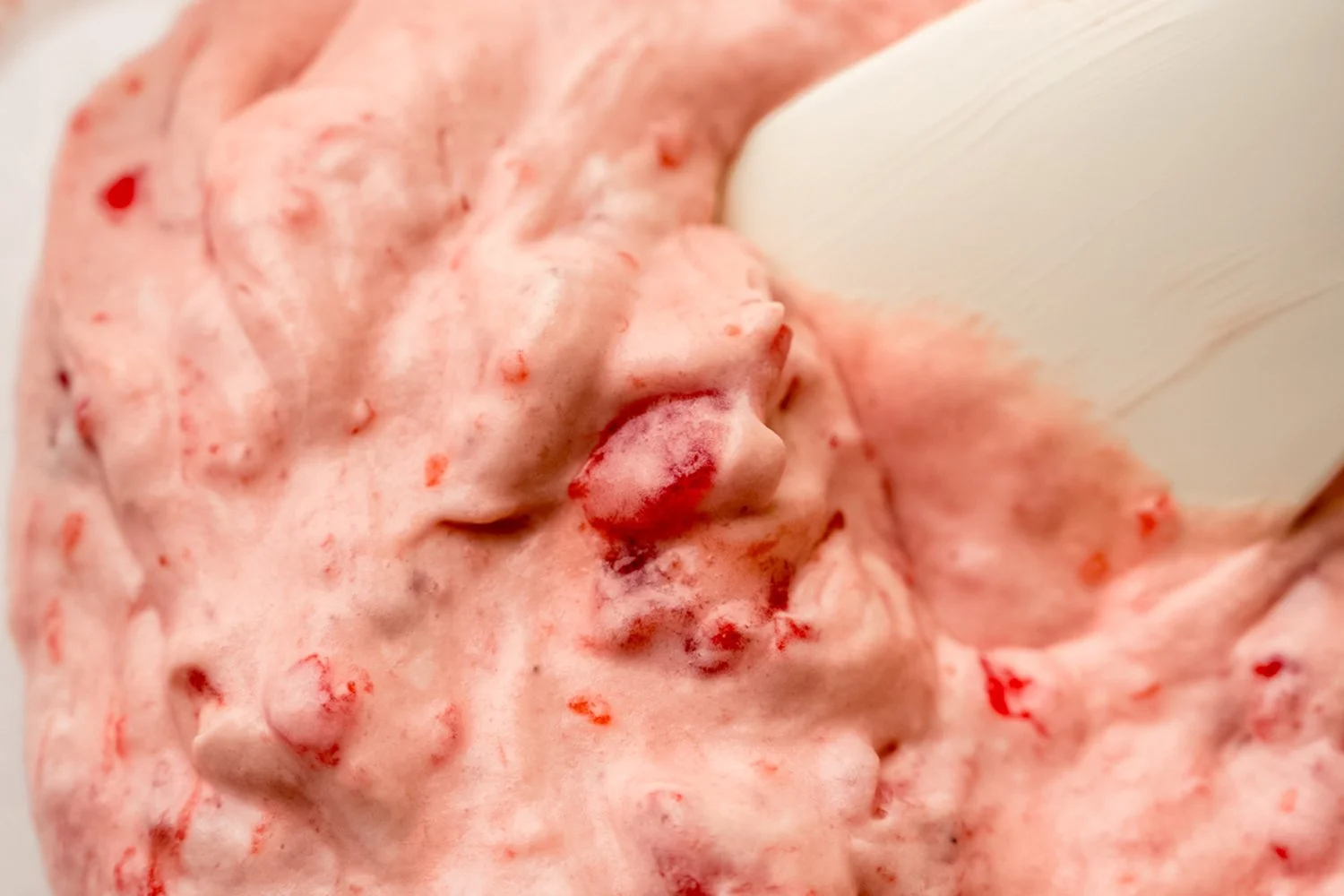 strawberry swiss roll-11.jpg