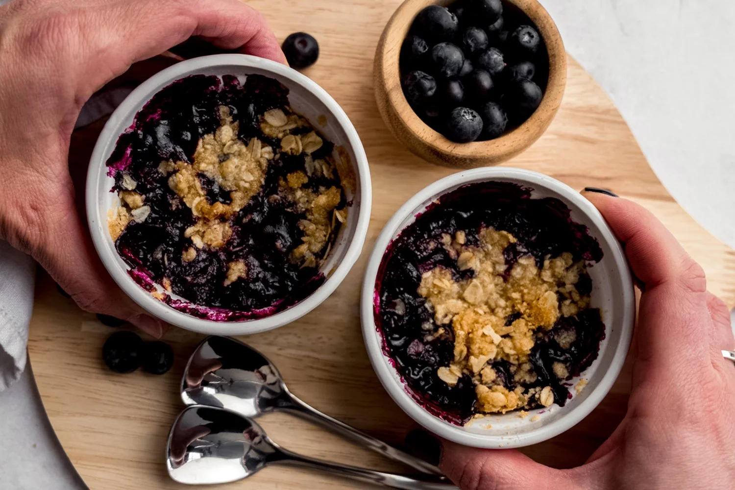 blueberry crisp-04.jpg