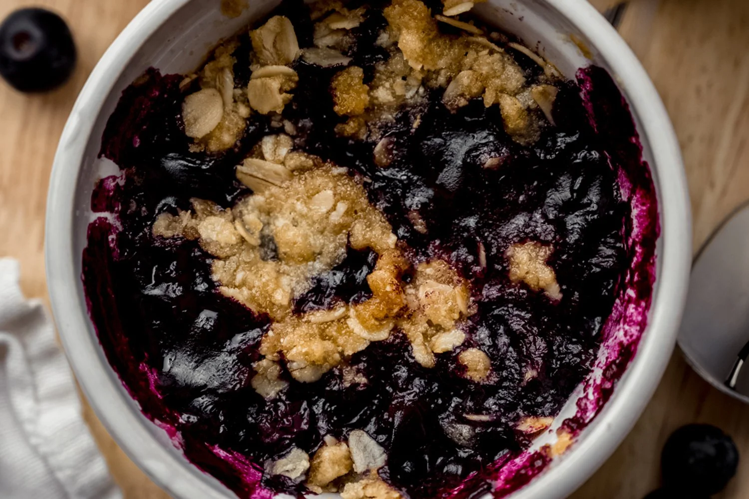 blueberry crisp-05.jpg
