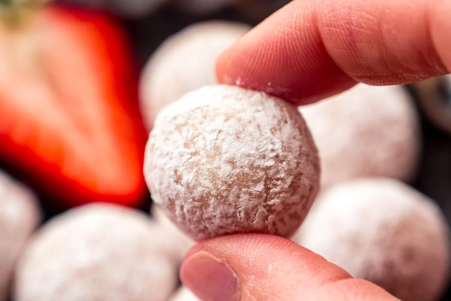 strawberry truffles-4.jpg