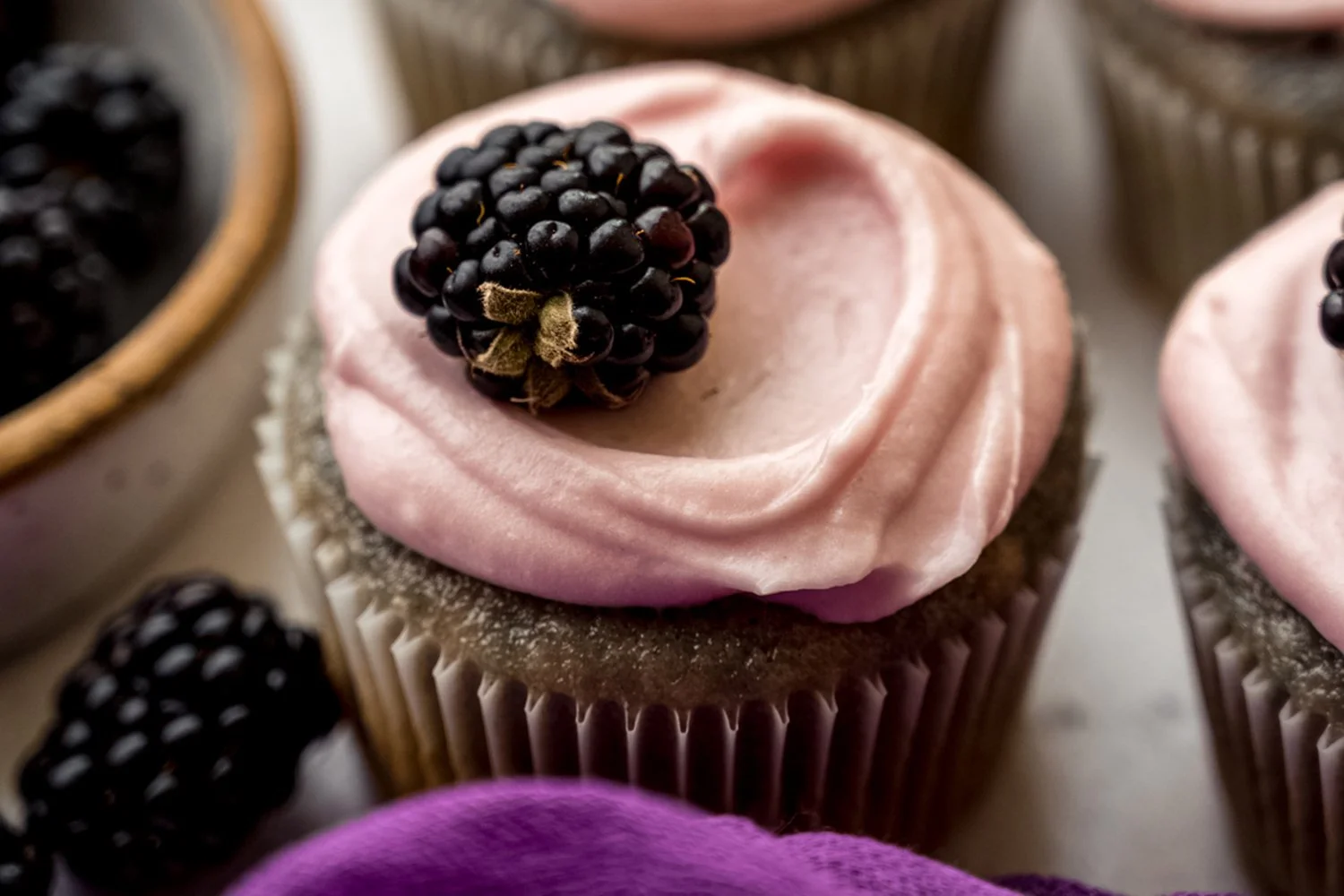 blackberry cupcakes-06.jpg