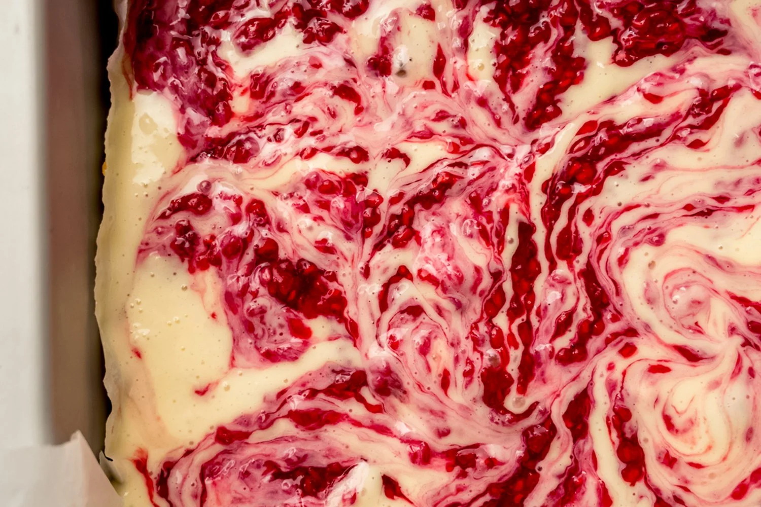 raspberry cheesecake bars-10.jpg
