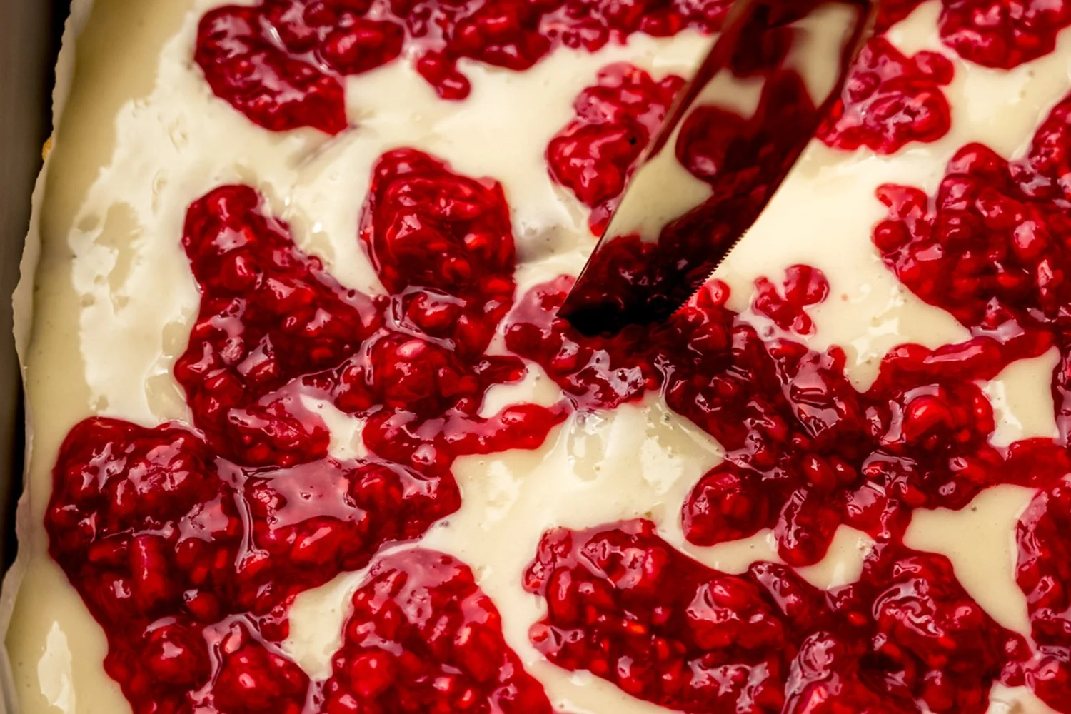 raspberry cheesecake bars-11.jpg