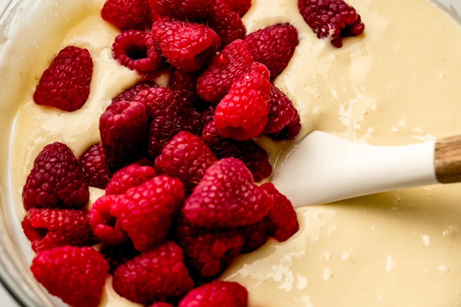 raspberry cheesecake bars-13.jpg
