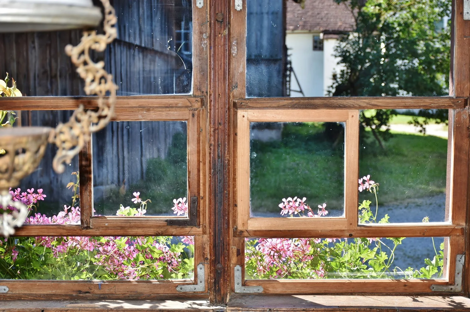 screw_the_average_house_sit_window_view.jpg