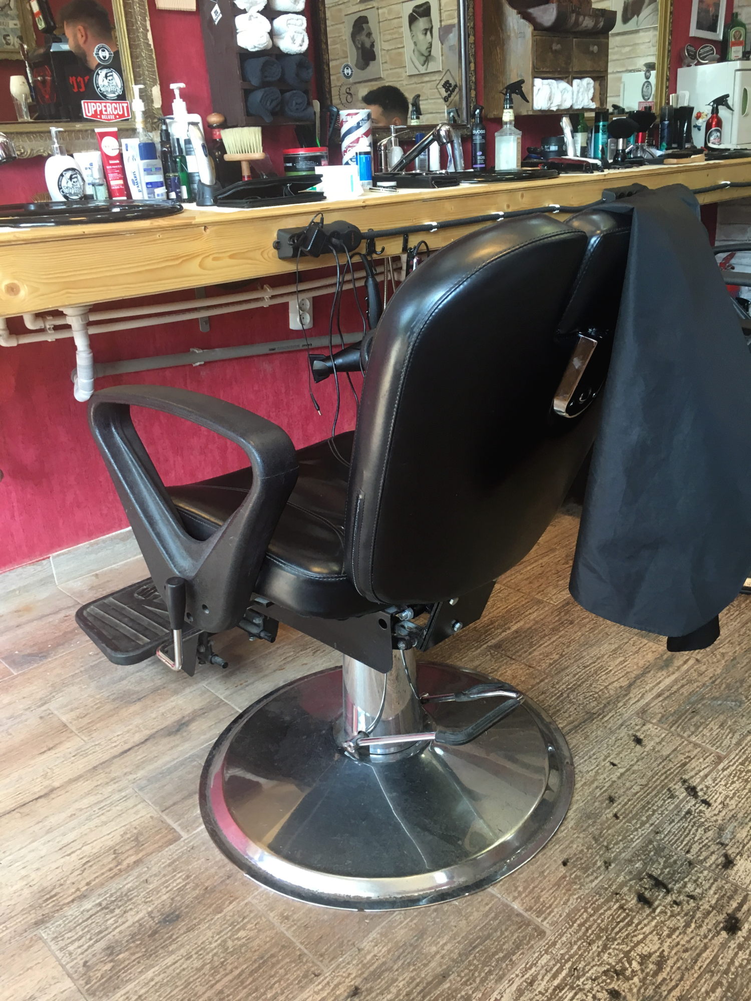 We highly recommend Golan Barbershop in Bucharest, Romania!