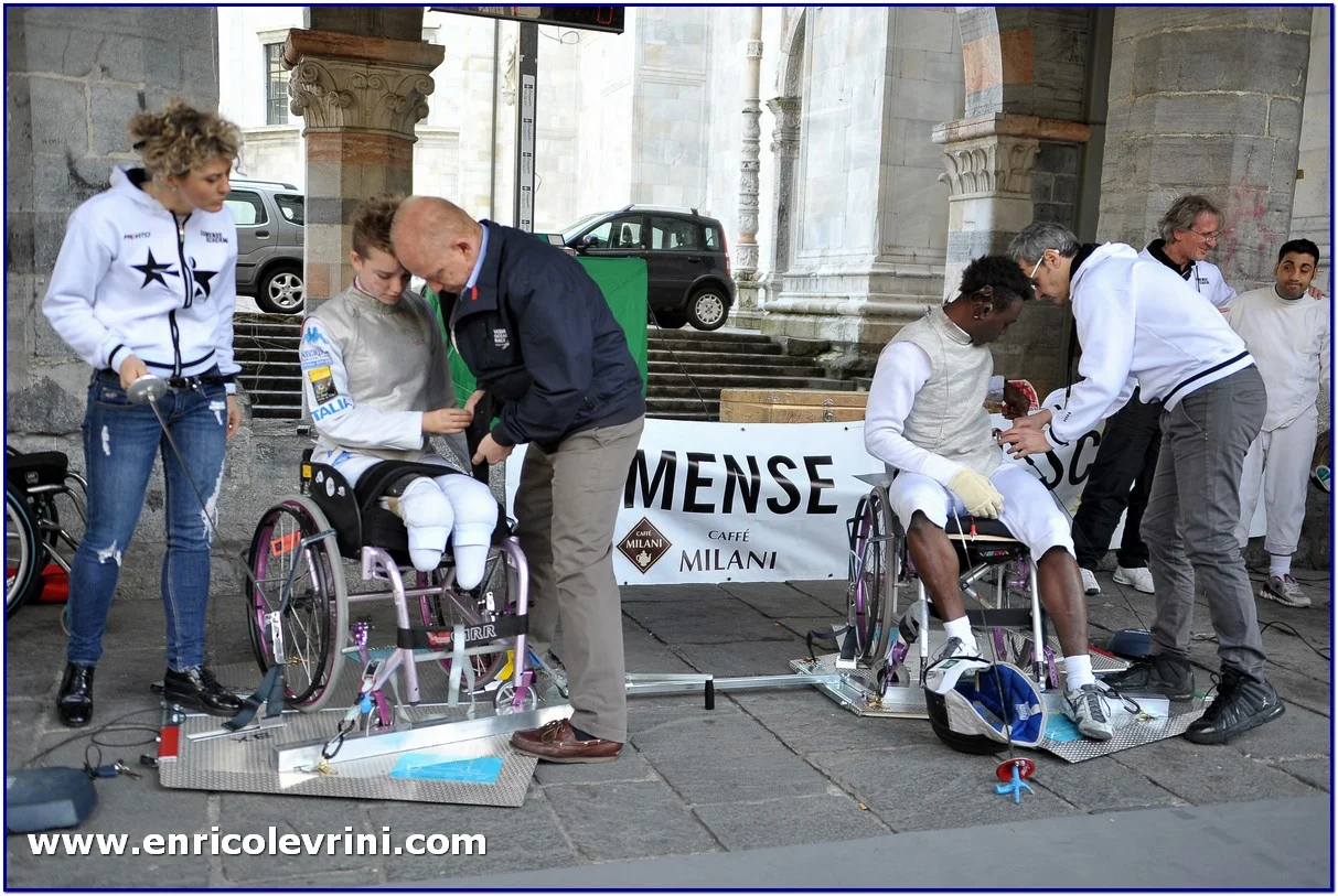 como---190513---comense-scherma-con-art4sport---scherma-in-piazza_8864343123_o.jpg